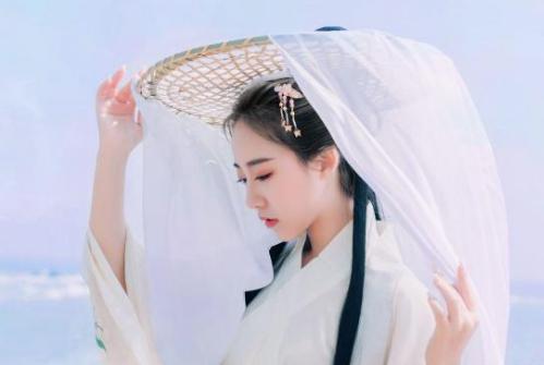 才子梦到一白衣女子，写下一首词被宋太祖斩了