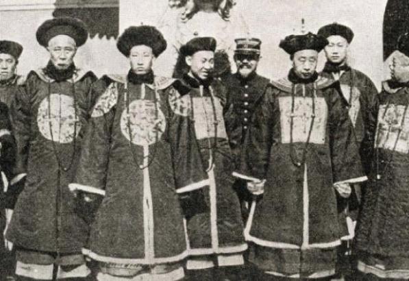 光绪帝软弱无能，被慈禧幽禁是他咎由自取吗？