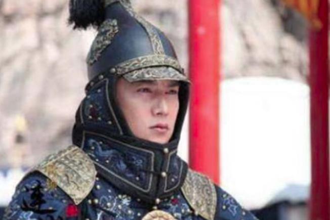 岳钟琪被雍正判斩监侯，为什么乾隆还信任他？