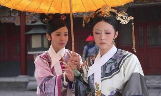 华妃给雍正更衣的时候，为什么要故意玩弄朝珠？