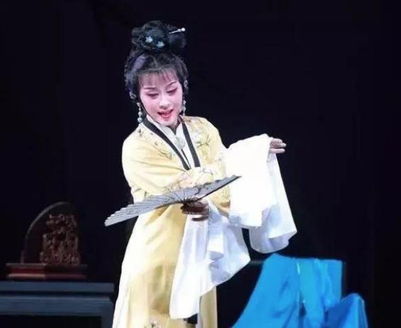 被权力玩弄一生的李香君，历史上最大的悲剧