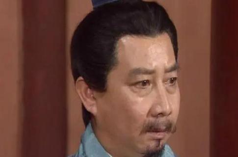 托孤大臣张昭对孙权有什么帮助?为什么孙权称帝要火烧张昭家门? 托孤大臣张昭对孙权有什么帮助?为什么孙权称帝要火烧张昭家门?