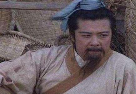 刘备遇见人就说是中山靖王刘胜之后 其中故意说漏了一个重大的隐情 刘备遇见人就说是中山靖王刘胜之后 其中故意说漏了一个重大的隐情