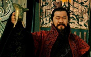 曹操为什仫喜欢戴“乱世奸雄”这顶帽子？