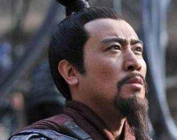 曹操为何能利用刘备去战吕布？袁绍为何不行？