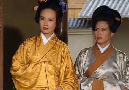 甘夫人和糜夫人相比 两人谁的地位更高