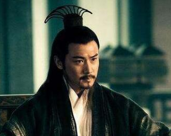 三国时期诸葛亮与刘备的关系如何？他的主要职责是什么