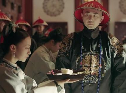 乾隆给大臣赏赐肘子 官员出宫后为什么就丢了