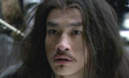 庞德仅仅是一个先锋将军，为何要跟他打不过的关羽拼命？
