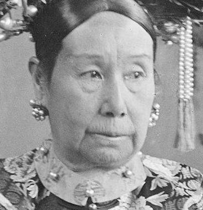 年幼的溥仪和成年的载沣相比 慈禧为何会选择溥仪做继承人