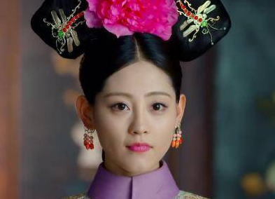 她是皇后的亲妹妹,为何也进宫了?