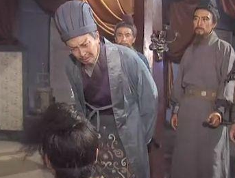 三国时期孙权称帝后，诸葛亮为何要派使臣往前庆贺？