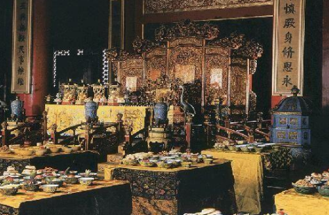 清朝的宫宴是什么样的？到底有多少菜呢？