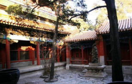 在明清时期的皇宫中，失去皇帝宠爱的妃子居住在哪里？
