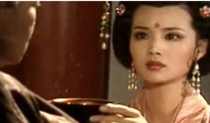 唐中宗在神龙政变中复辟后,他为何拜上官婉儿为昭容?