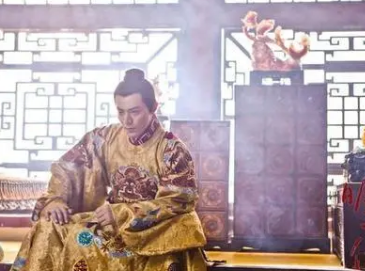 朱祁镇登基后，在军事与外交方面有哪些作为？