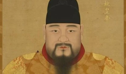 土木堡之变发生时，于谦为何不拥立已是太子的朱见深为皇帝？