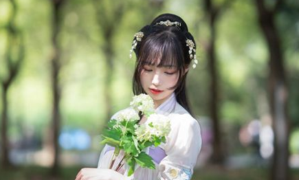 在古代炎热的夏季时期，古人的穿衣风格又是怎样的？
