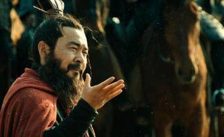 曹操为何不去提前找到诸葛亮，并邀请他出山协助自己？