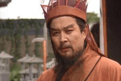 何进杀十常侍易如反掌，为何还要特地从外调兵?