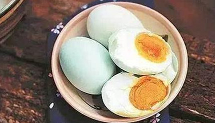 古代在端午节为什么吃咸鸭蛋？吃咸鸭蛋有着怎样的传说？